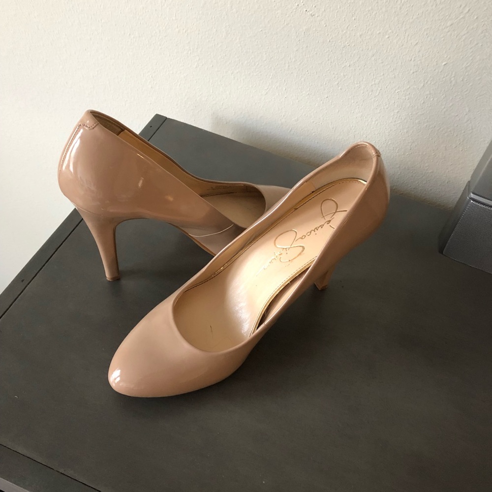 JESSICA SIMPSON NUDE PUMPS